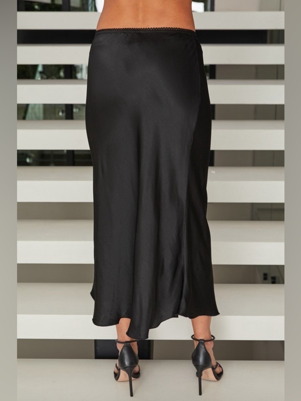 (9298/235110-BLK) SOLID ELASTIC LACE TRIM WAIST SILKY VISCOSE MAXI SKIRT - Picture 3 of 4